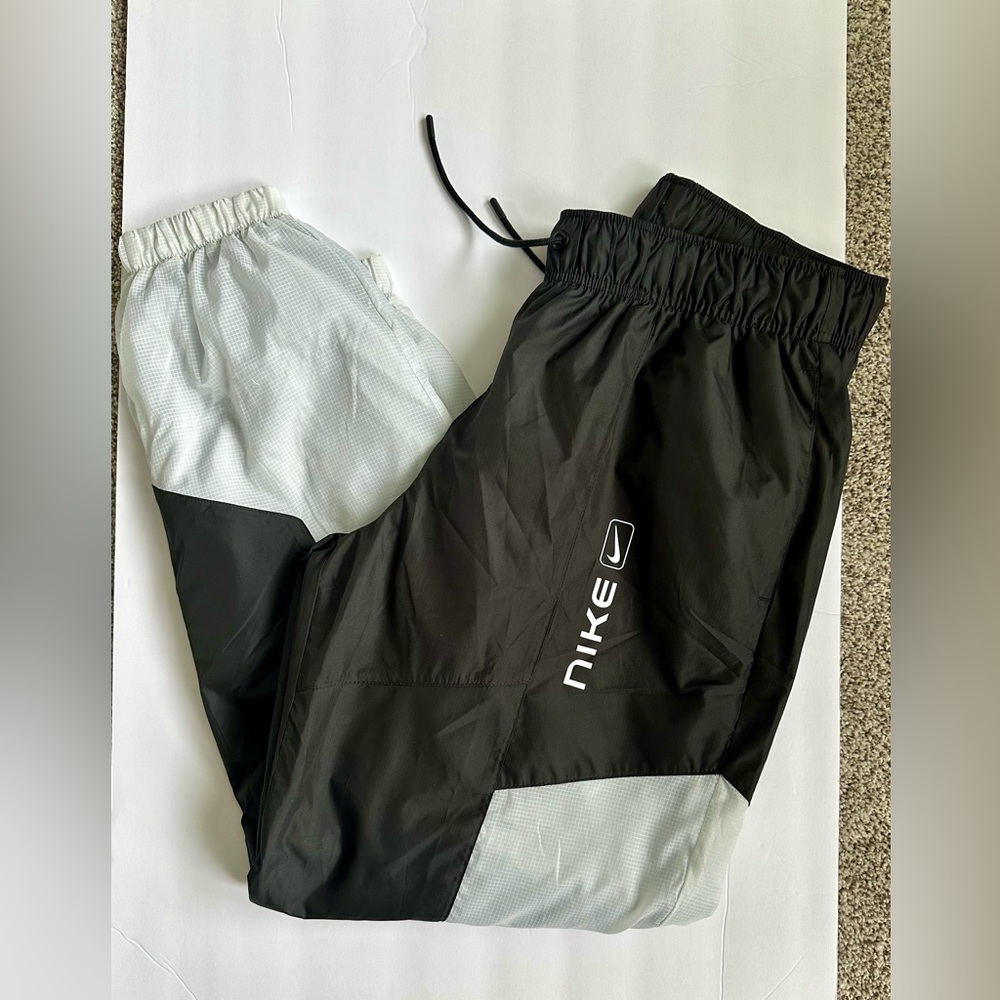 Nike Windrunner Track Pants sz M